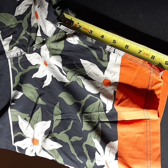 VISSLA men's board/swim shorts - Picture 9 of 10